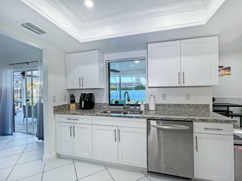 Pelican Central With Heated Pool