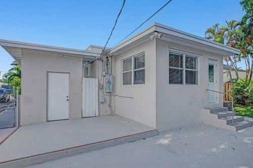 Casa Azul Close To Beach/wilton Manors/parking/pet