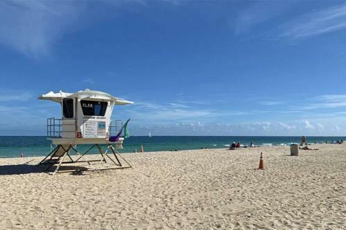 Casa Azul Close To Beach/wilton Manors/parking/pet