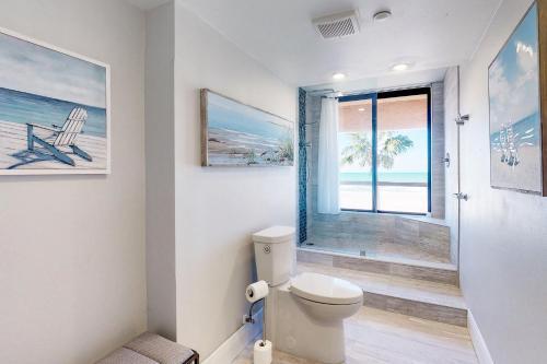 Crescent Beach Club I 3g