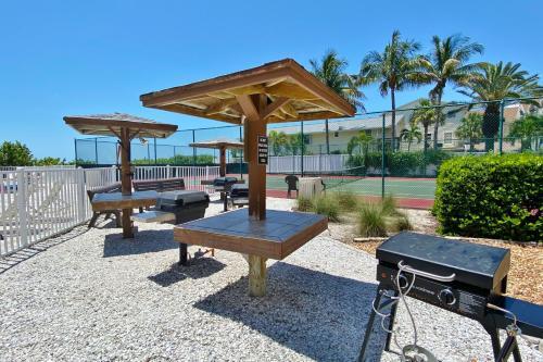 Reef Club 201