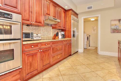 Sandpearl Residences 606