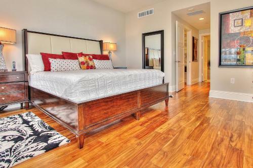 Sandpearl Residences 606
