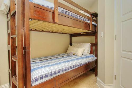 Sandpearl Residences 606