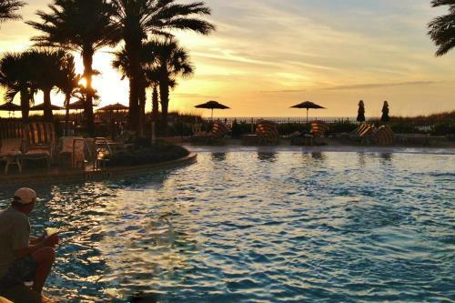Sandpearl Residences 606