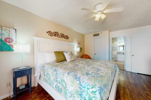 Beach Cottage 2402