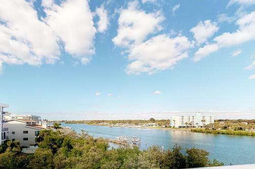 Water View 407