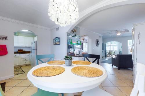 Barefoot Beach Resort F107