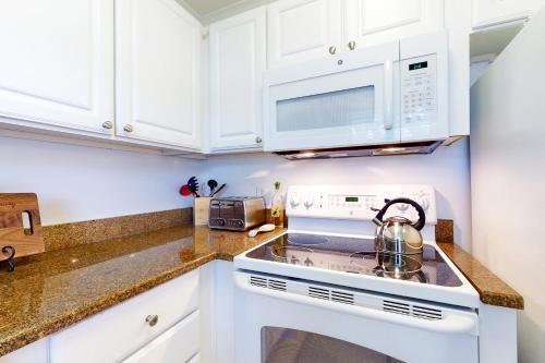 Barefoot Beach Resort F107
