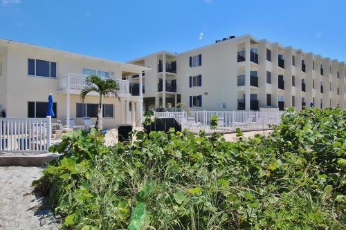 Belleair Beach Club 211