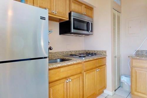 Belleair Beach Club 211