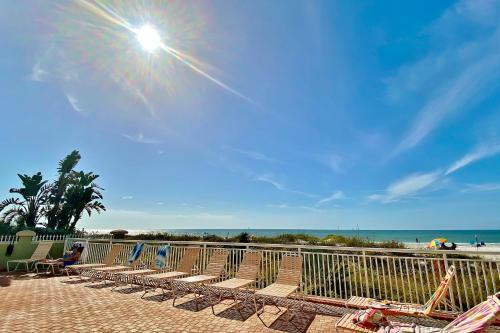 Chateaux Sunset Suites 408