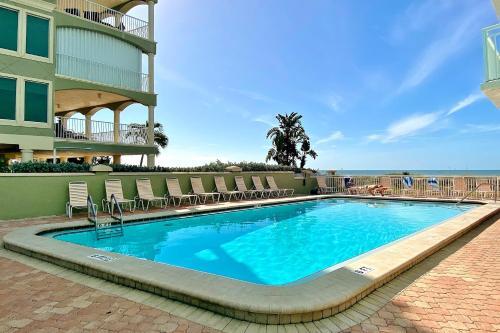 Chateaux Sunset Suites 408