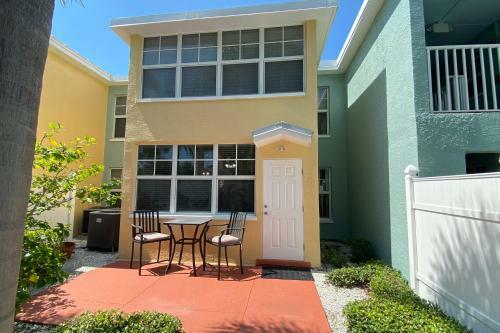 Barefoot Beach Resort F104