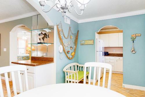 Barefoot Beach Resort F104
