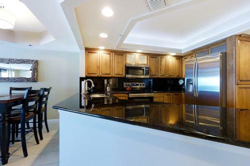 Crescent Beach Club I 15b