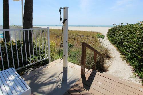 Crescent Beach Club I 15b