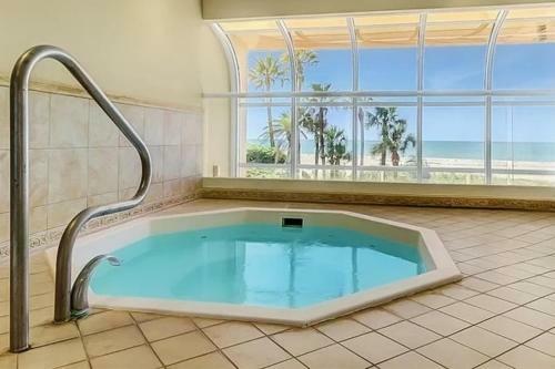 Crescent Beach Club II 3c
