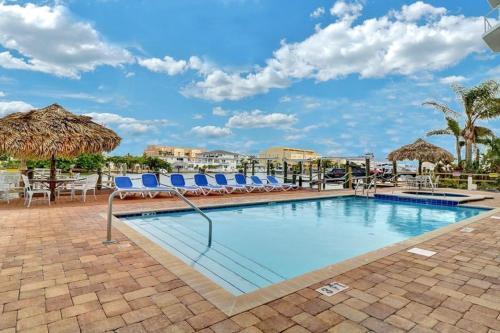 Sun West Palms 301
