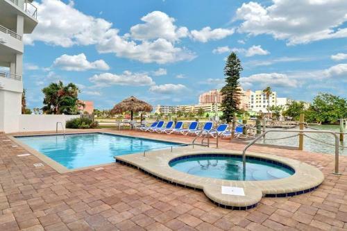 Sun West Palms 301