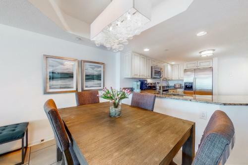 Crescent Beach Club I 9b
