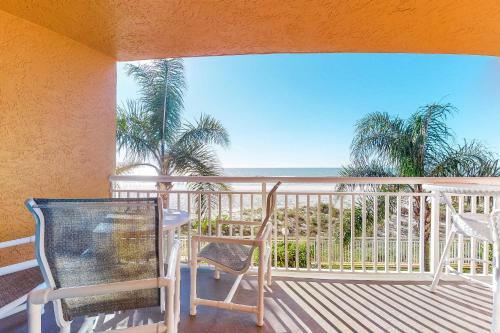 Chateaux Sunset Suites 106