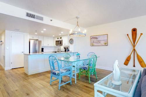 Chateaux Sunset Suites 106
