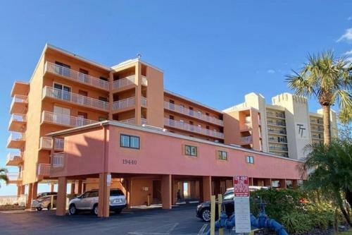 Chateaux Sunset Suites 106