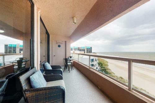Crescent Beach Club I 11c