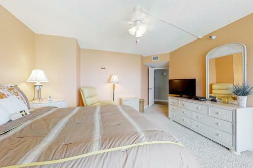 Crescent Beach Club II 17a