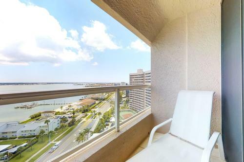 Crescent Beach Club II 17a