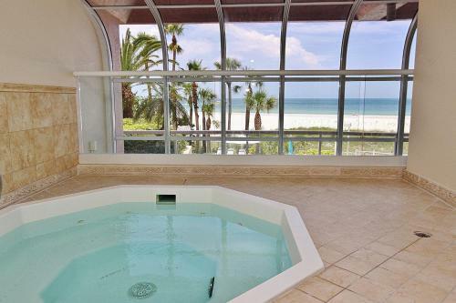 Crescent Beach Club II 17a