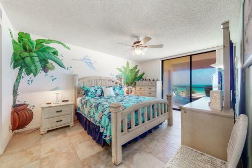 Crescent Beach Club I 5c