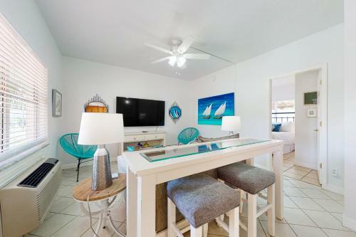 Sea Breeze Condo 2