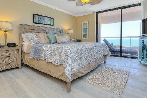 Crescent Beach Club I 16b