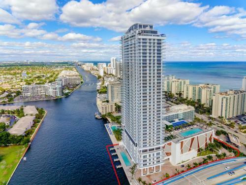 5 Amenities Wrap Around Balcony 2br Insane Amenities