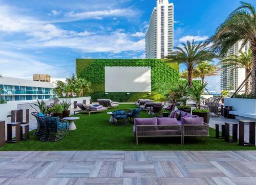 5 Amenities Wrap Around Balcony 2br Insane Amenities