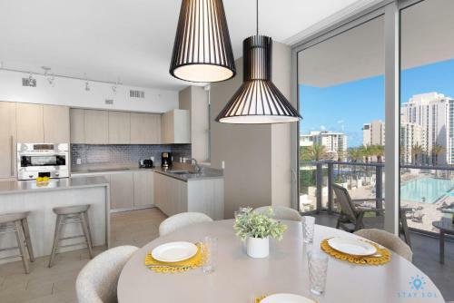 5 Amenities Wrap Around Balcony 2br Insane Amenities