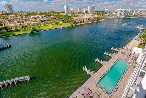 Amenities Wrap Around Balcony 2br Insane Amenities