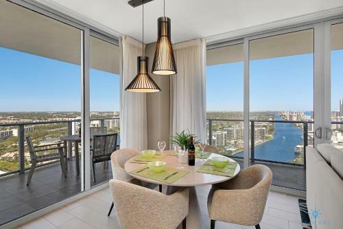5 Amenities 22 High Floor With Stunning Views Infinity Edge Pool
