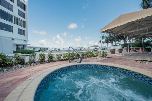 Apartamento Ocean Front Alexander Towers # 1503