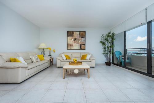 Apartamento Ocean Front Alexander Towers # 1503