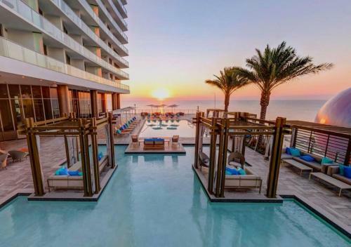 5 Beachfront Condo Amazing Rooftop Pool Front Oceanview Balcony
