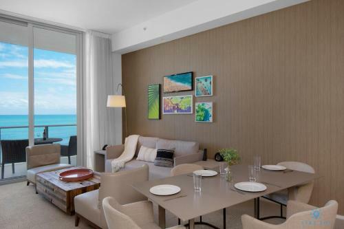 5 Beachfront Condo Amazing Rooftop Pool Front Oceanview Balcony