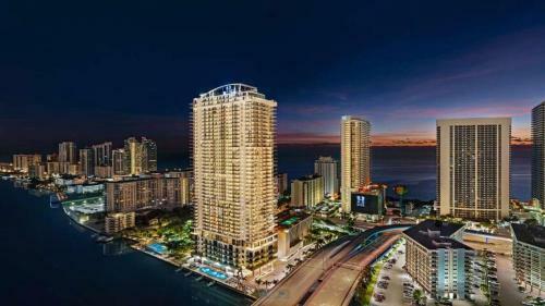 1 Million Dollar Listing Oceanfront Balcony 2br2ba