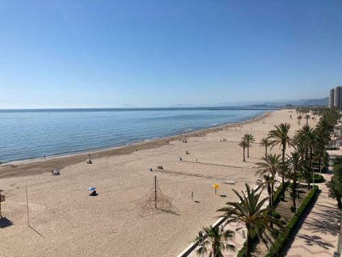 Beachfront And Renovated Apartment