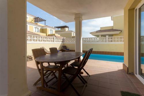 Preciosa Villa Con Piscina Privada - Villa Mapo