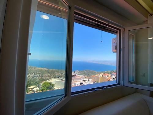 Rodia Apartment With Pool, Jacuzzi & Endless View