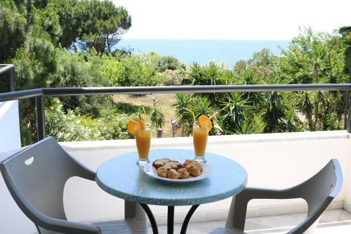 Mitika Hotel Apartments