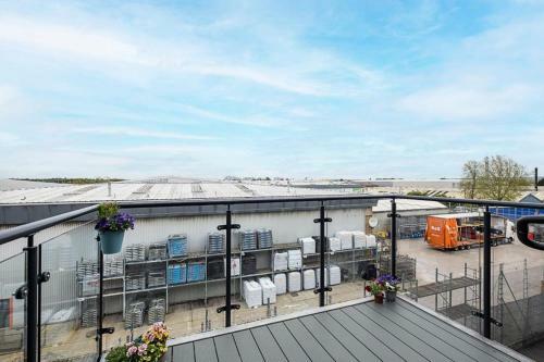 Enfield Modern Apartment